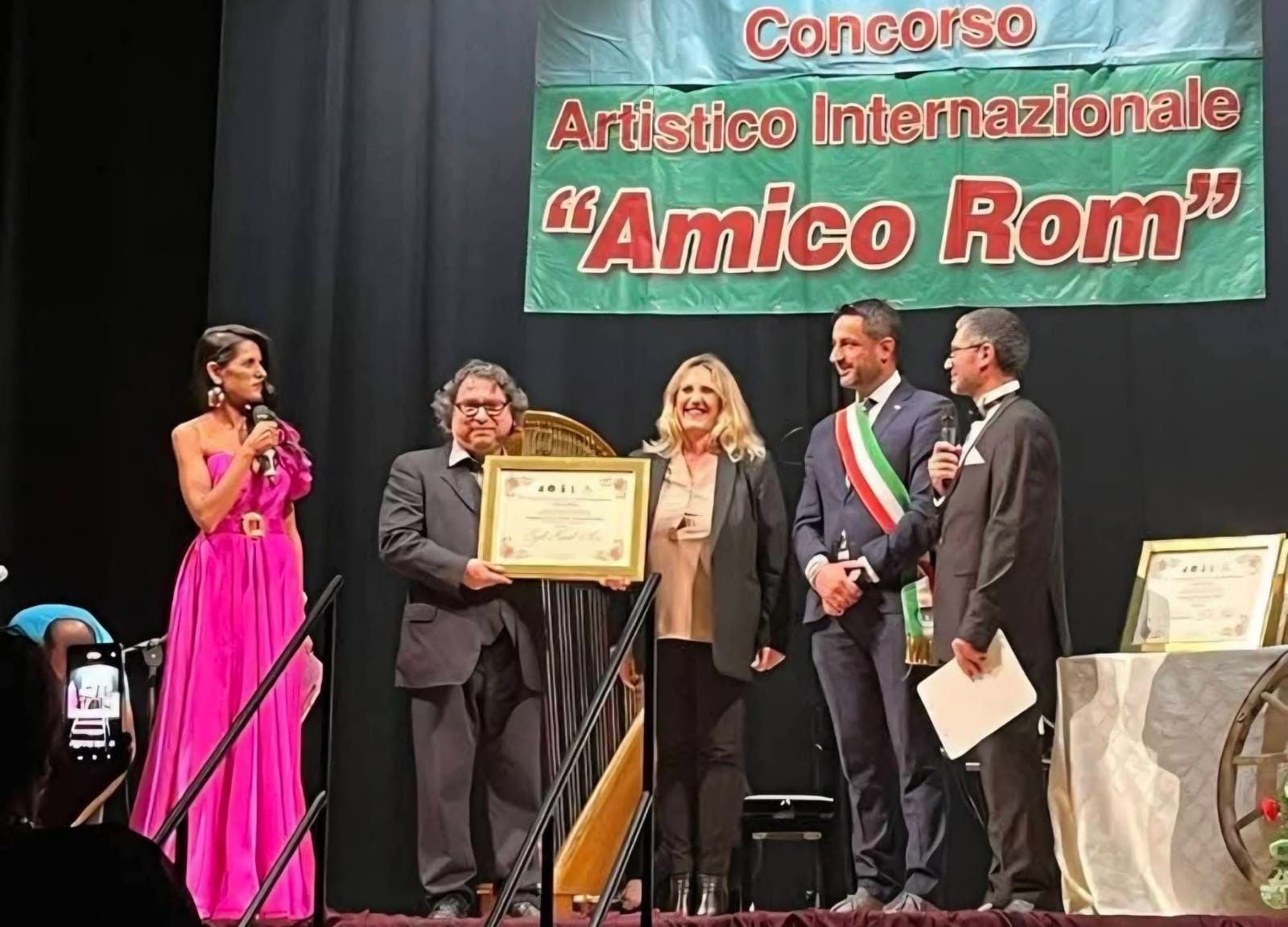 Esibizione Amico Rom